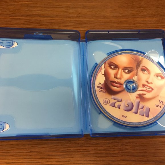Zola Blu ray - Picture 3 of 4